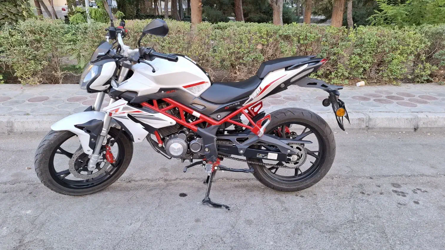 موتورسیکلت بنلی نیو ۱۴۰۰ تمیز|موتورسیکلت|اصفهان, خواجه عمید|دیوار