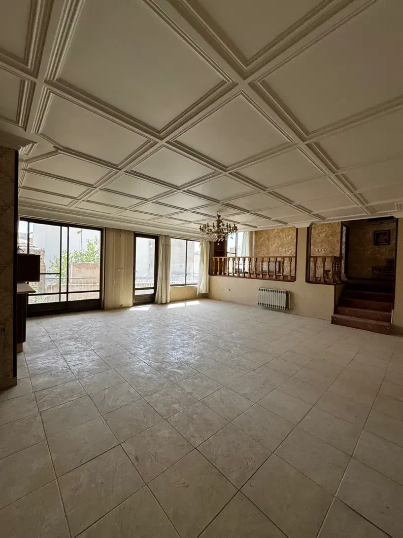 آپارتمان ۲طرف نور ۱۸۰ متر ۳ خواب خ اردیبهشت|فروش آپارتمان|اصفهان, خلجا|دیوار