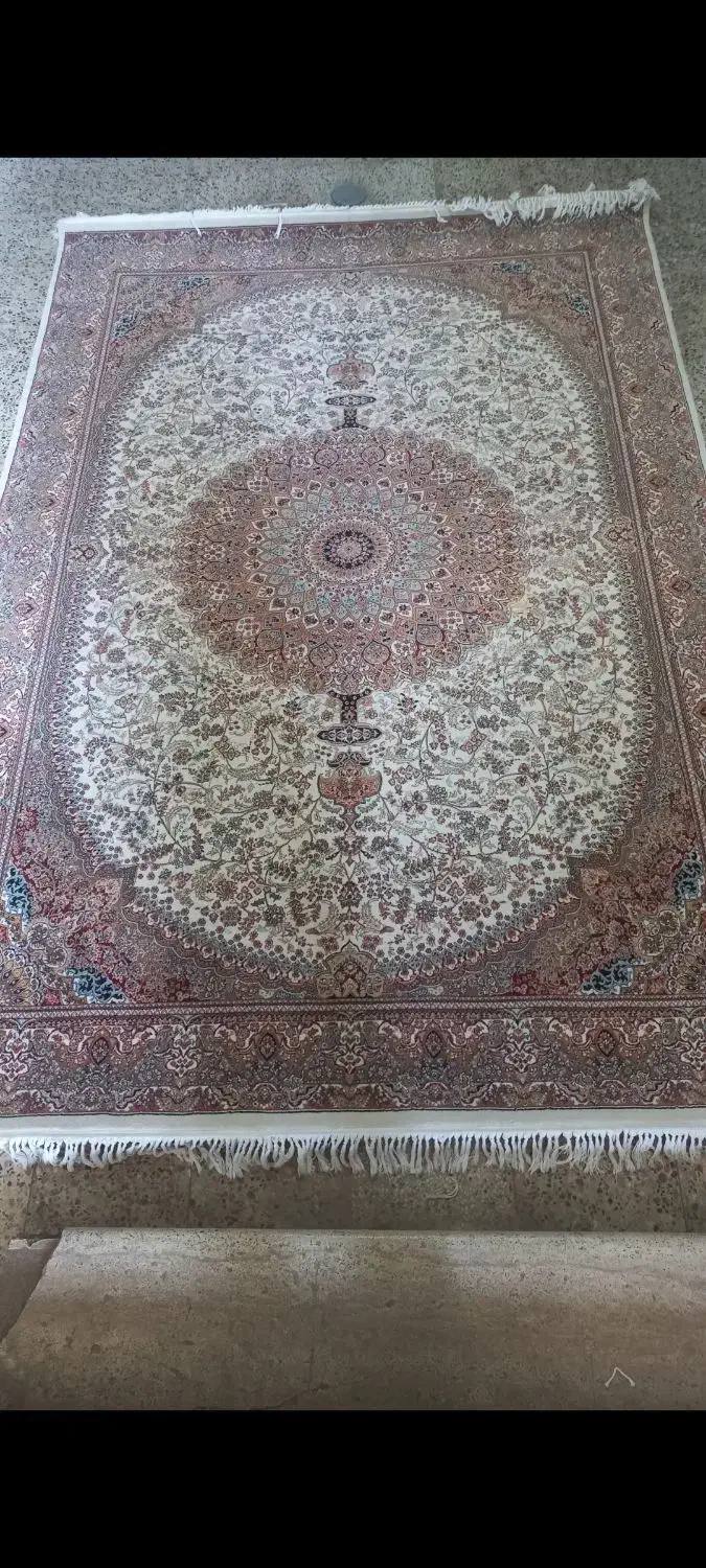 فرش ماشینی درجه یک فروش فوری|فرش|نیشابور, فردوسی جنوبی|دیوار