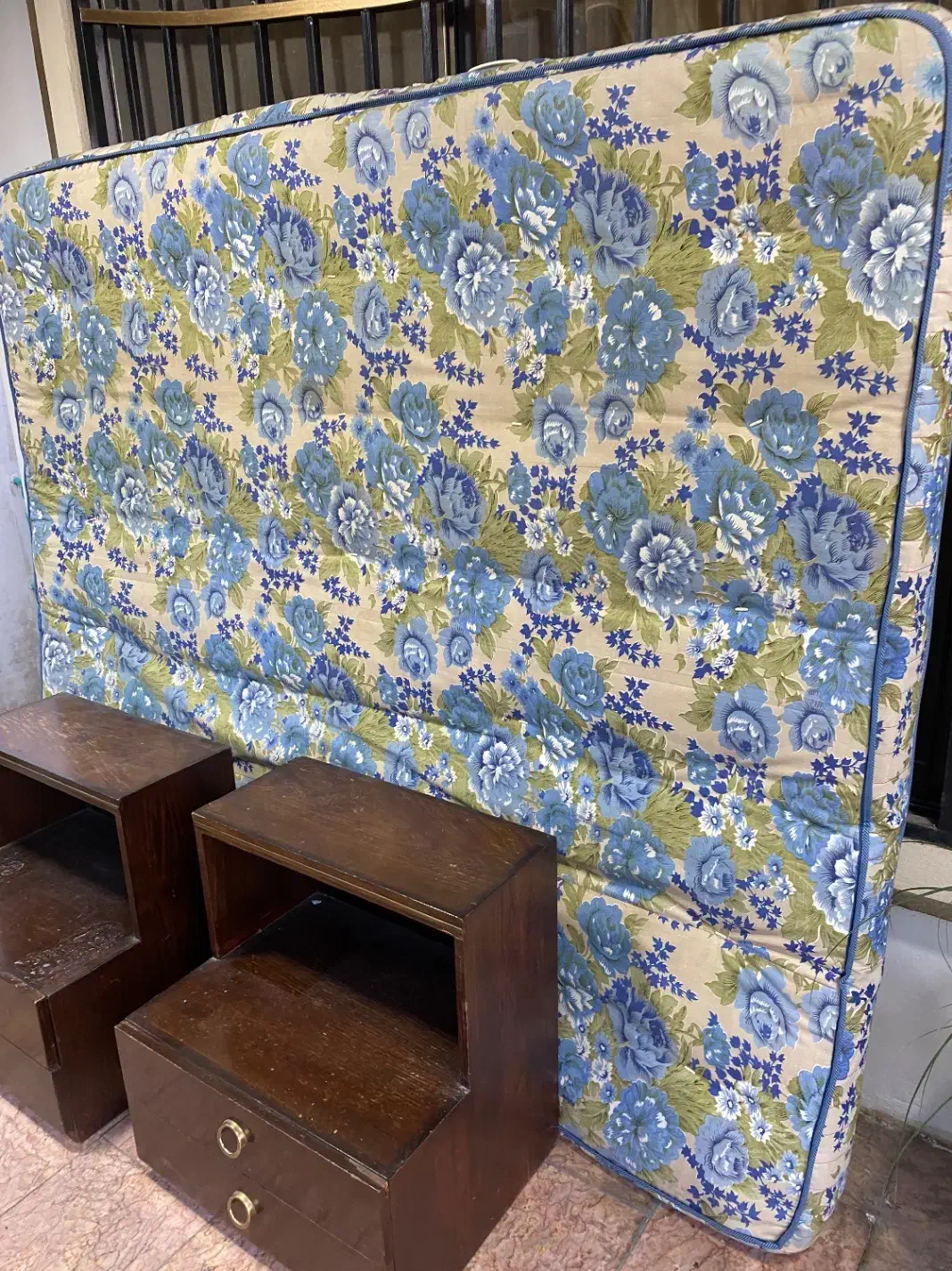 پاتختی|تشک تختخواب|عباسآباد, |دیوار