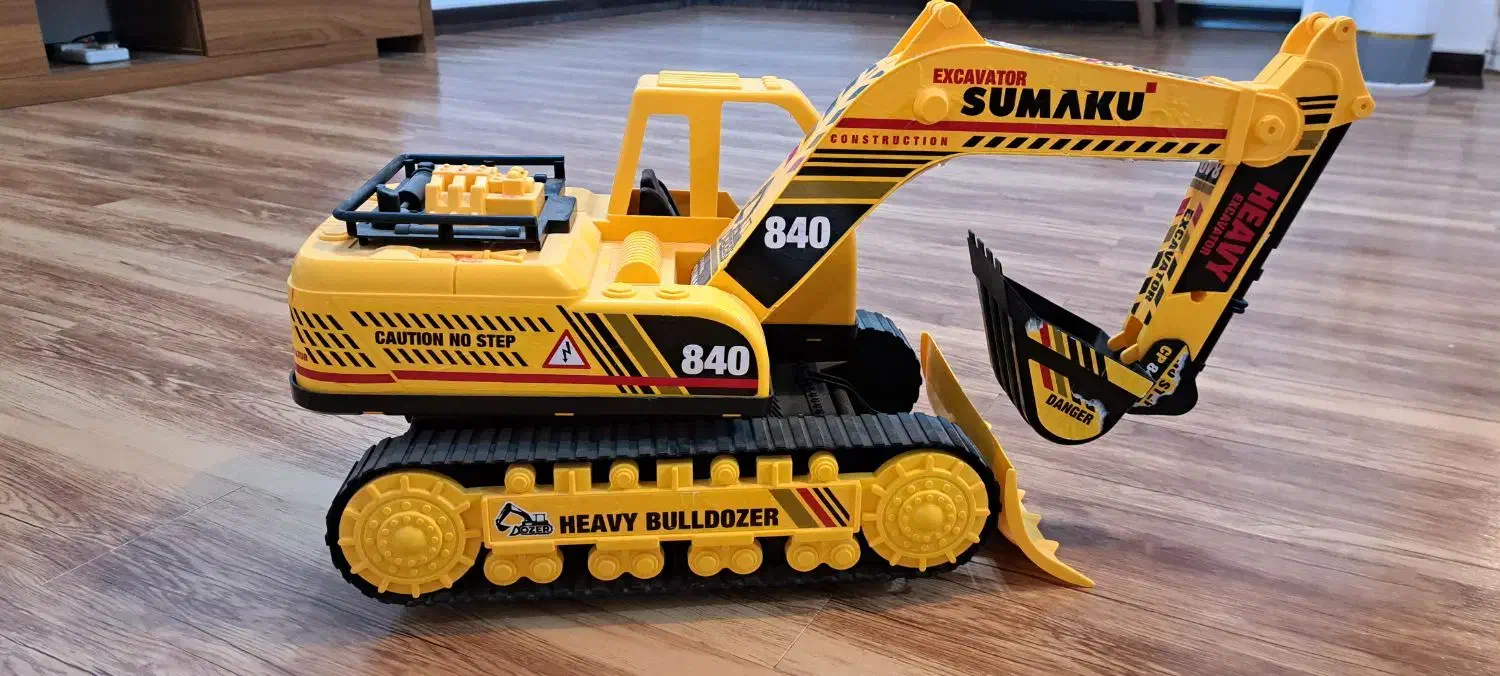 اسباب بازی بچه|اسباب‌بازی بچه|بروجن, |دیوار