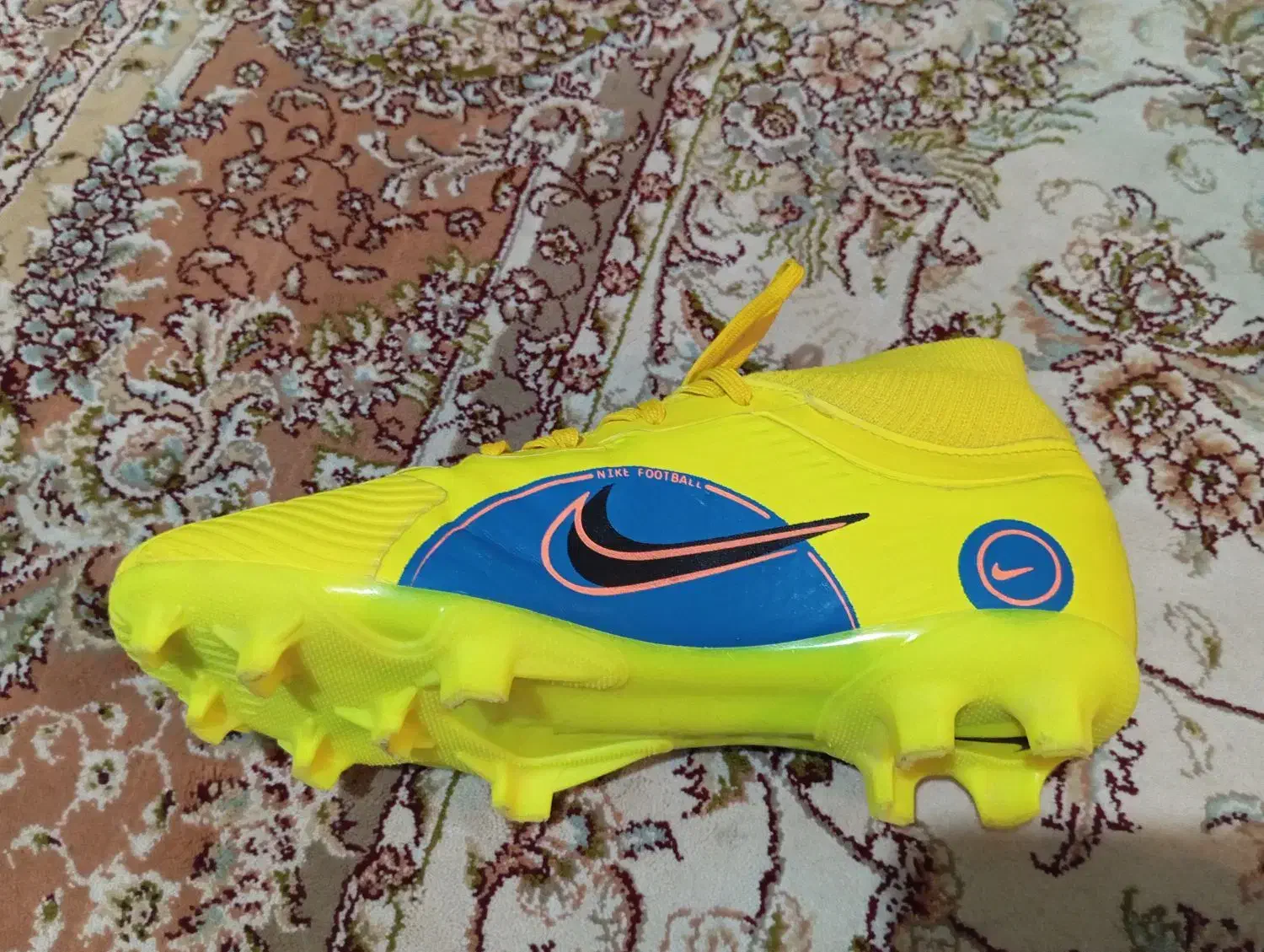 کفش فوتبال|کیف، کفش، کمربند|تبریز, |دیوار