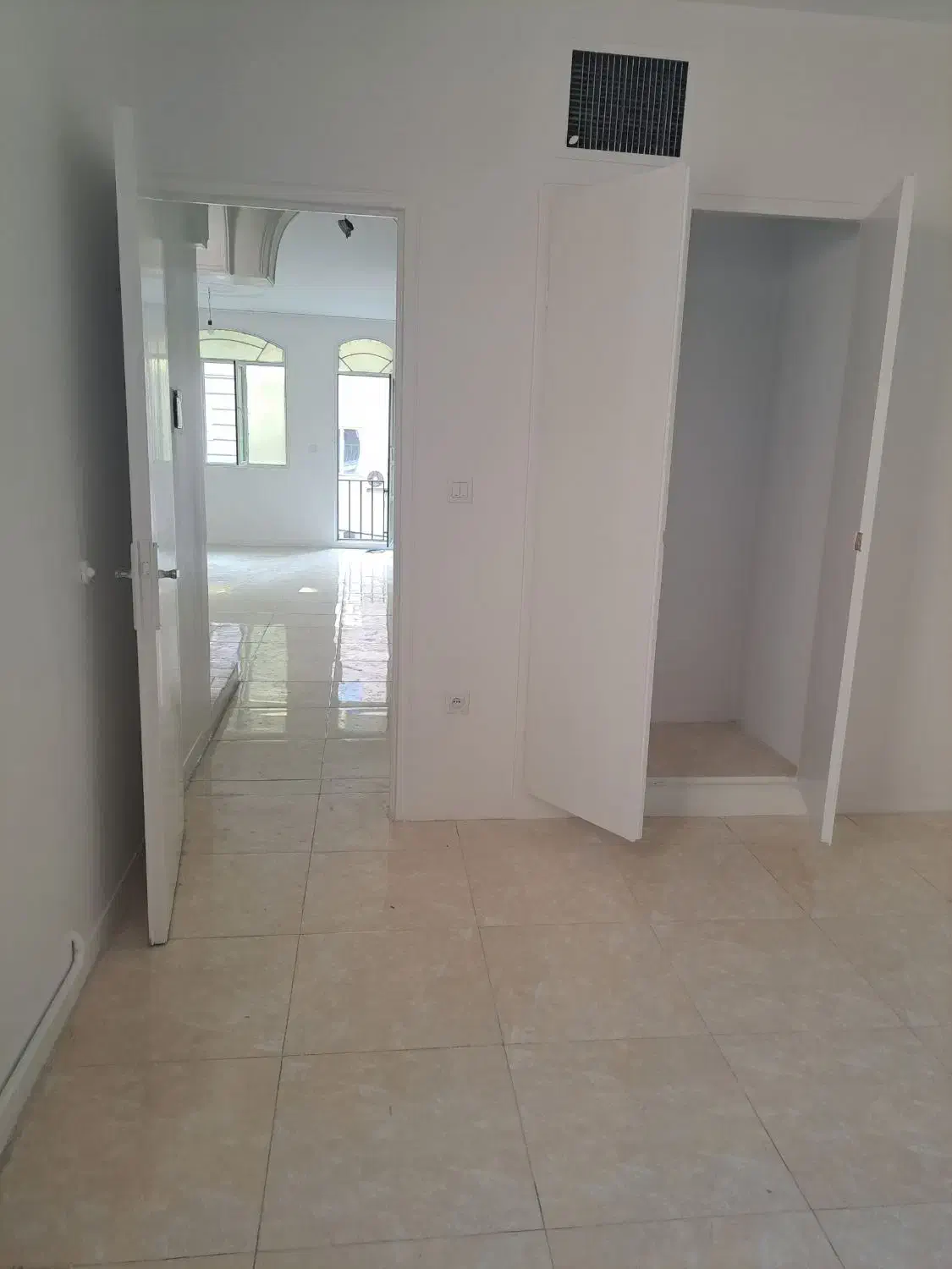 خونه اجاره ای نقاشی شده تمیز|اجارهٔ آپارتمان|تهران, مسعودیه|دیوار