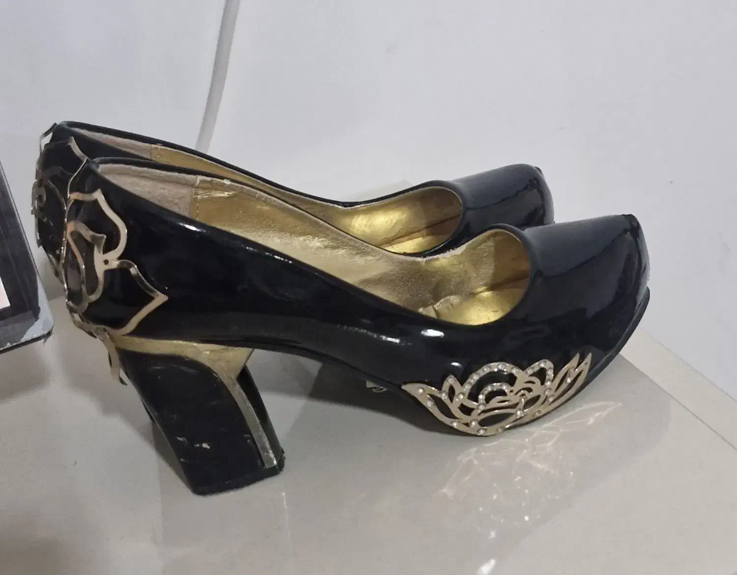 کفش مجلسی|کیف، کفش، کمربند|کوهدشت, |دیوار