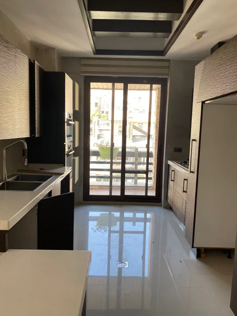 ۱۶۰ متر ، سه خواب ، خیابان سپند