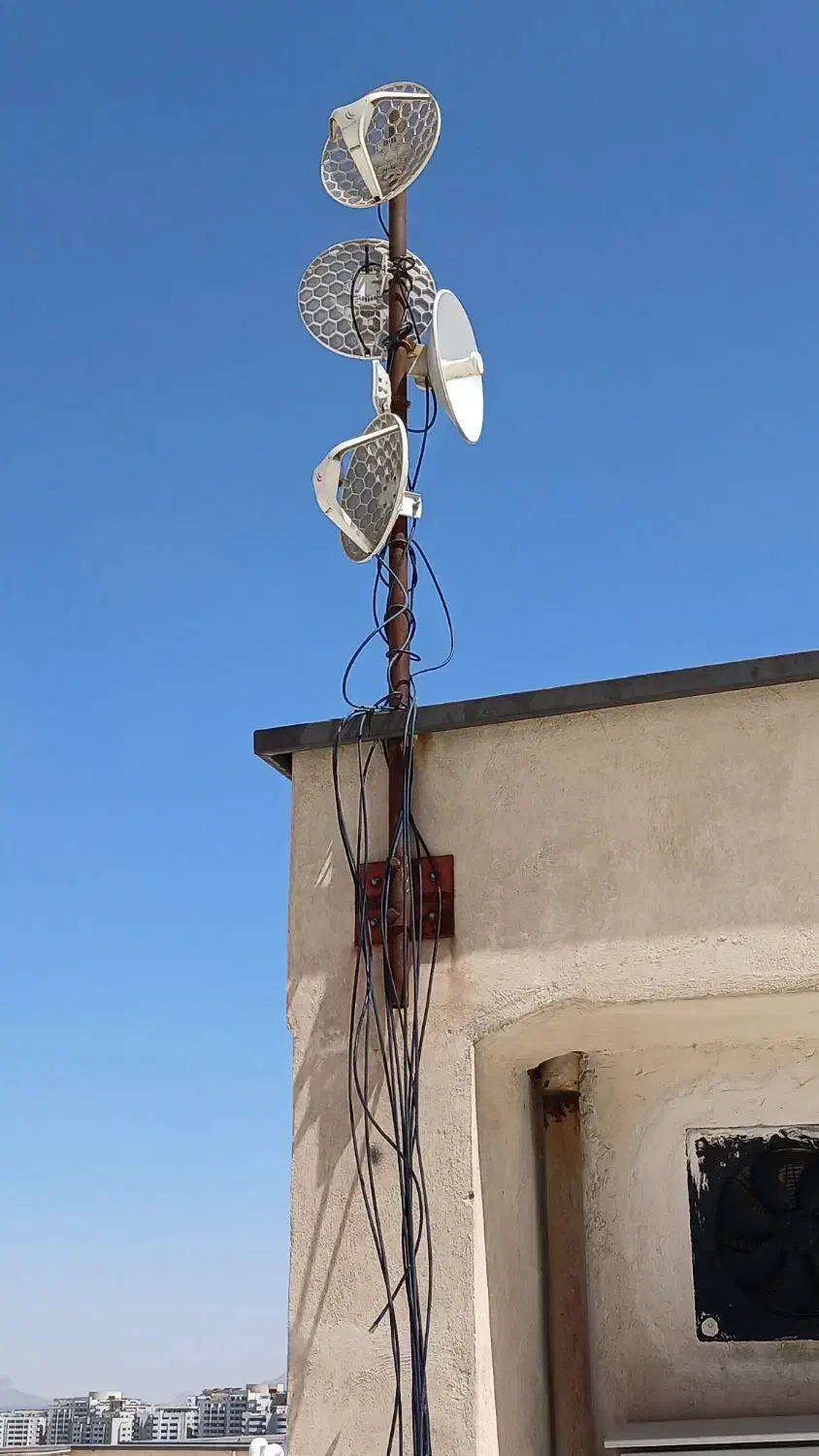 خدمات اینترنت،مودم،شبکه داخلی|خدمات رایانه‌ای و موبایل|اصفهان, خانه اصفهان|دیوار