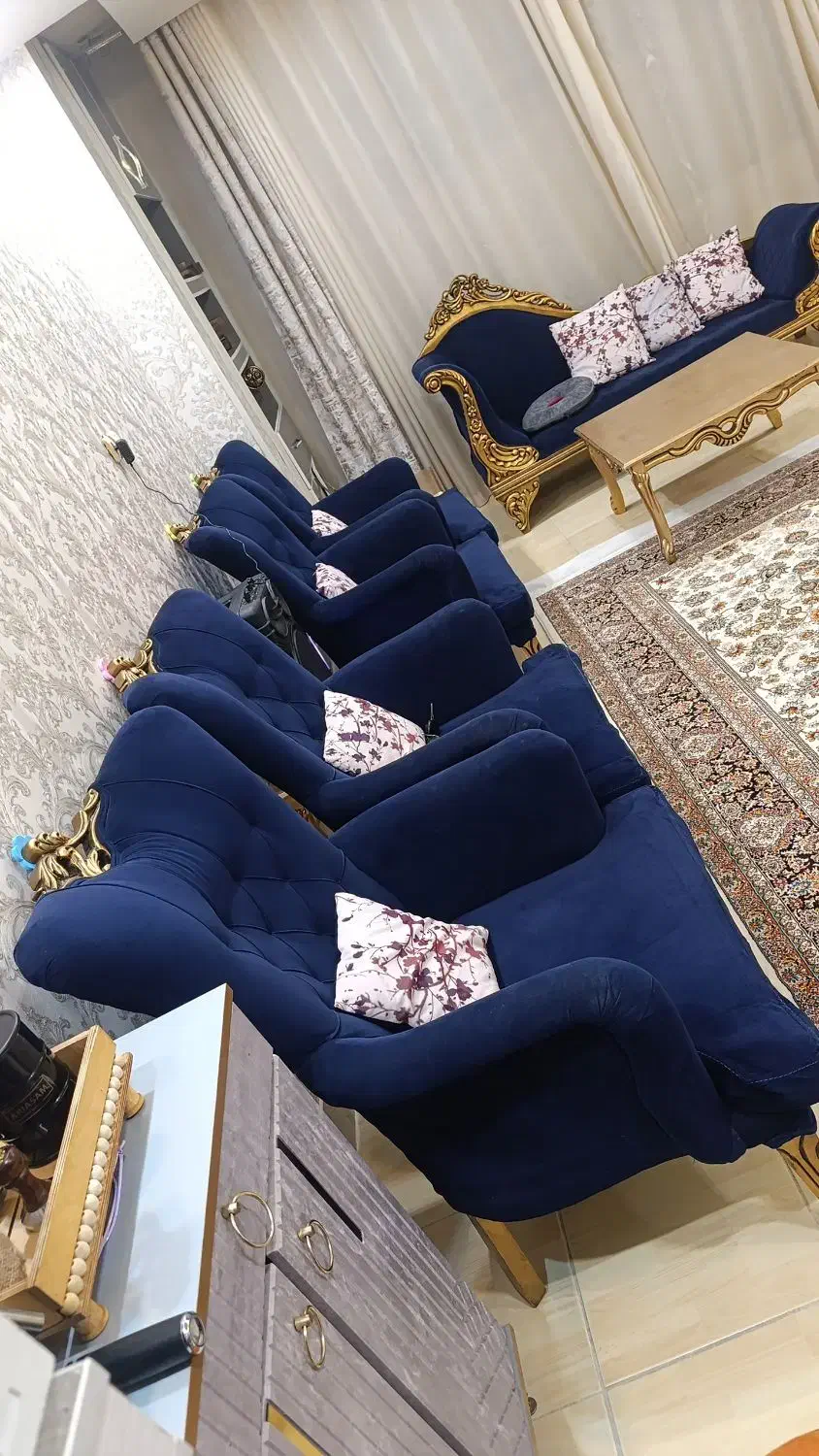 مبل سلطنتی راحتی با میز وعسلی|مبلمان خانگی و میز عسلی|فولادشهر, C4|دیوار