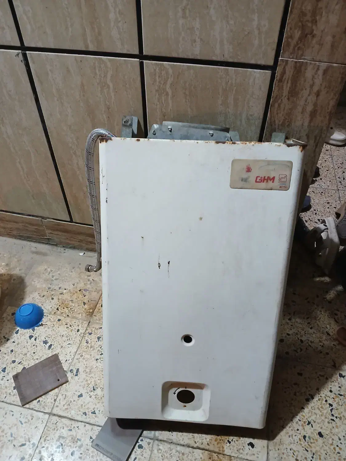 آبگرمکن گازی دیواری مخزنی|آبگرمکن، پکیج، شوفاژ|رامشیر, |دیوار