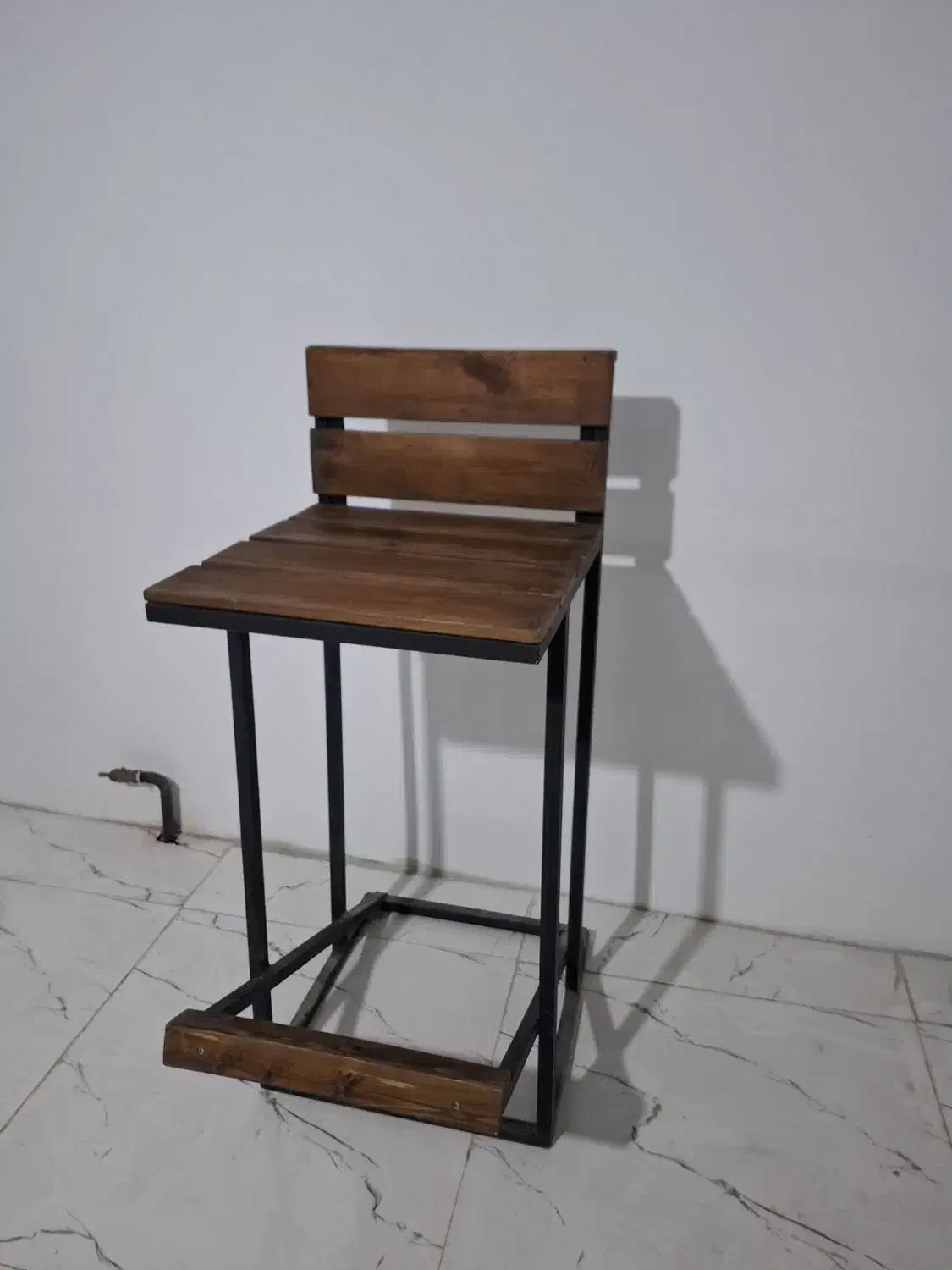 صندلی اپن|صندلی و نیمکت|هشتگرد, طاووسیه|دیوار