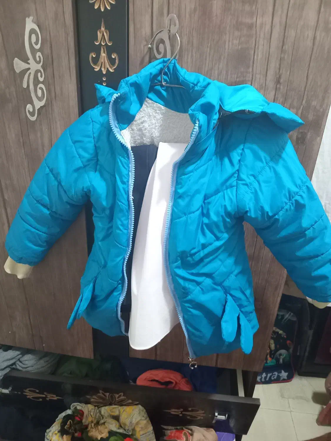 دوتا کاپشن یکی سایز یک یکی به پنج سال میخوره|لباس|قم, ولیعصر|دیوار