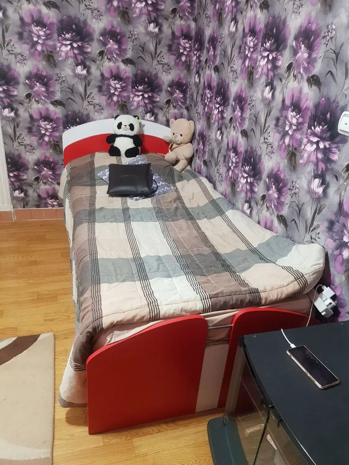 تخت و کمد نوجوان شرکتی با تشک طبی نو.۱۸۰سانتی|تخت و سرویس خواب|قزوین, |دیوار