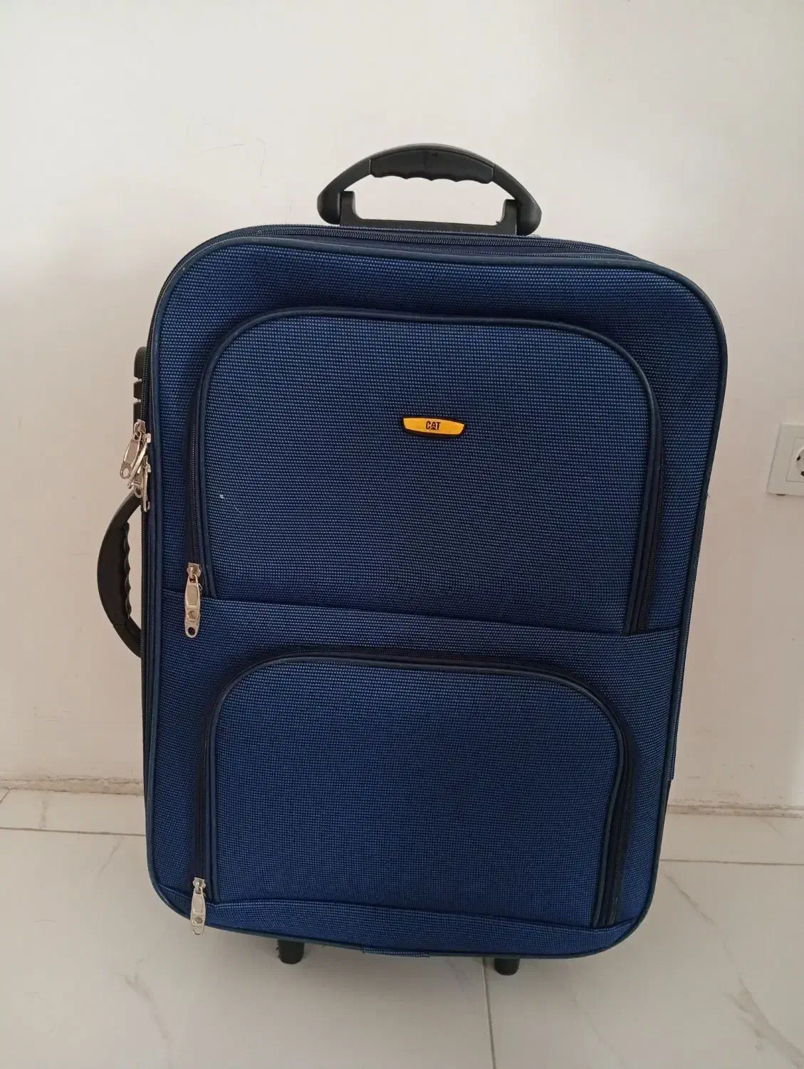 چمدون مسافرت|کیف، کفش، کمربند|بروجرد, |دیوار