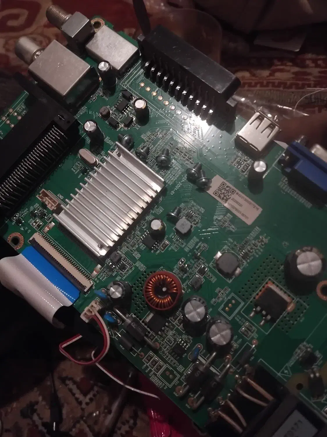 برد تلویزیون ۲۹اینچ سالم|تلویزیون و پروژکتور|همدان, |دیوار