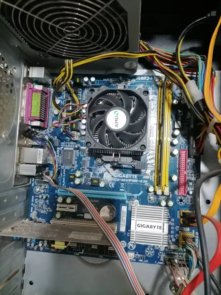 کامپیوتر و مانیتور|رایانه رومیزی|تنکمان, |دیوار