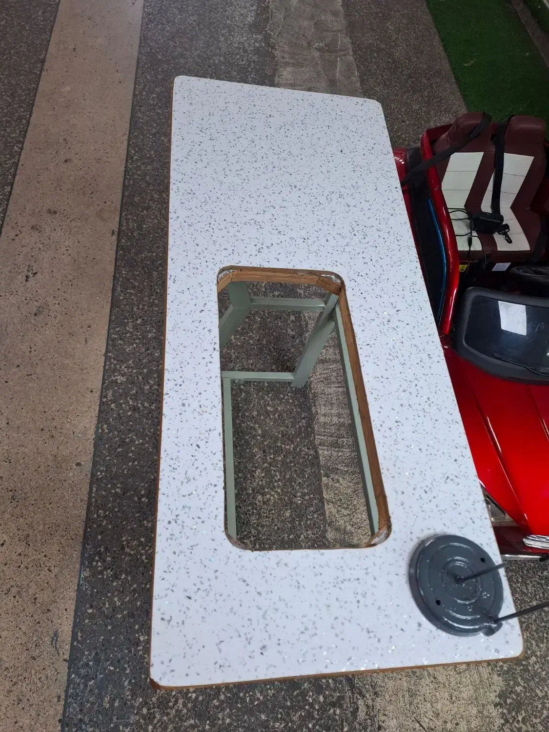 فروشگاه عسکری میز چرخ خیاطی خانگی ژانومه|لوازم خیاطی و بافتنی|رشت, بازار|دیوار