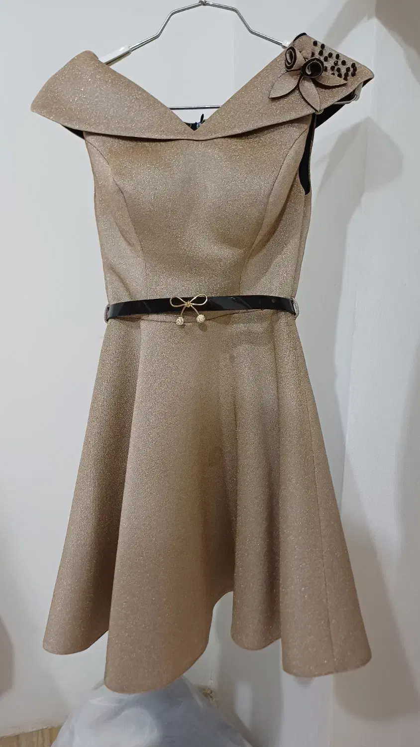 مجلسی رنگ نود|لباس|لوندویل, |دیوار