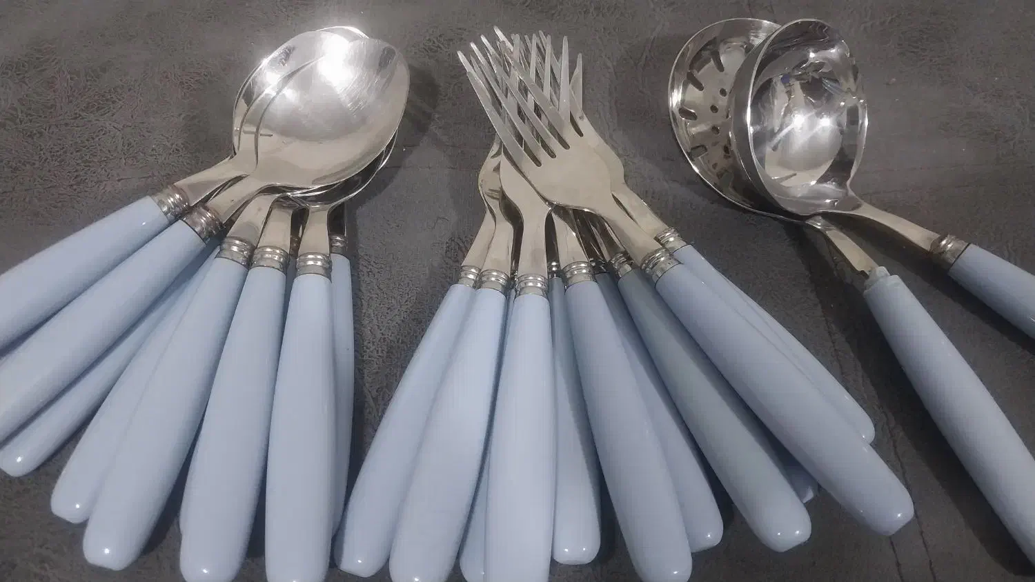 سرویس قاشق چنگال ۱۲ نفره مارک یونیک|ظروف سرو و پذیرایی|محمدیه-قزوین, |دیوار