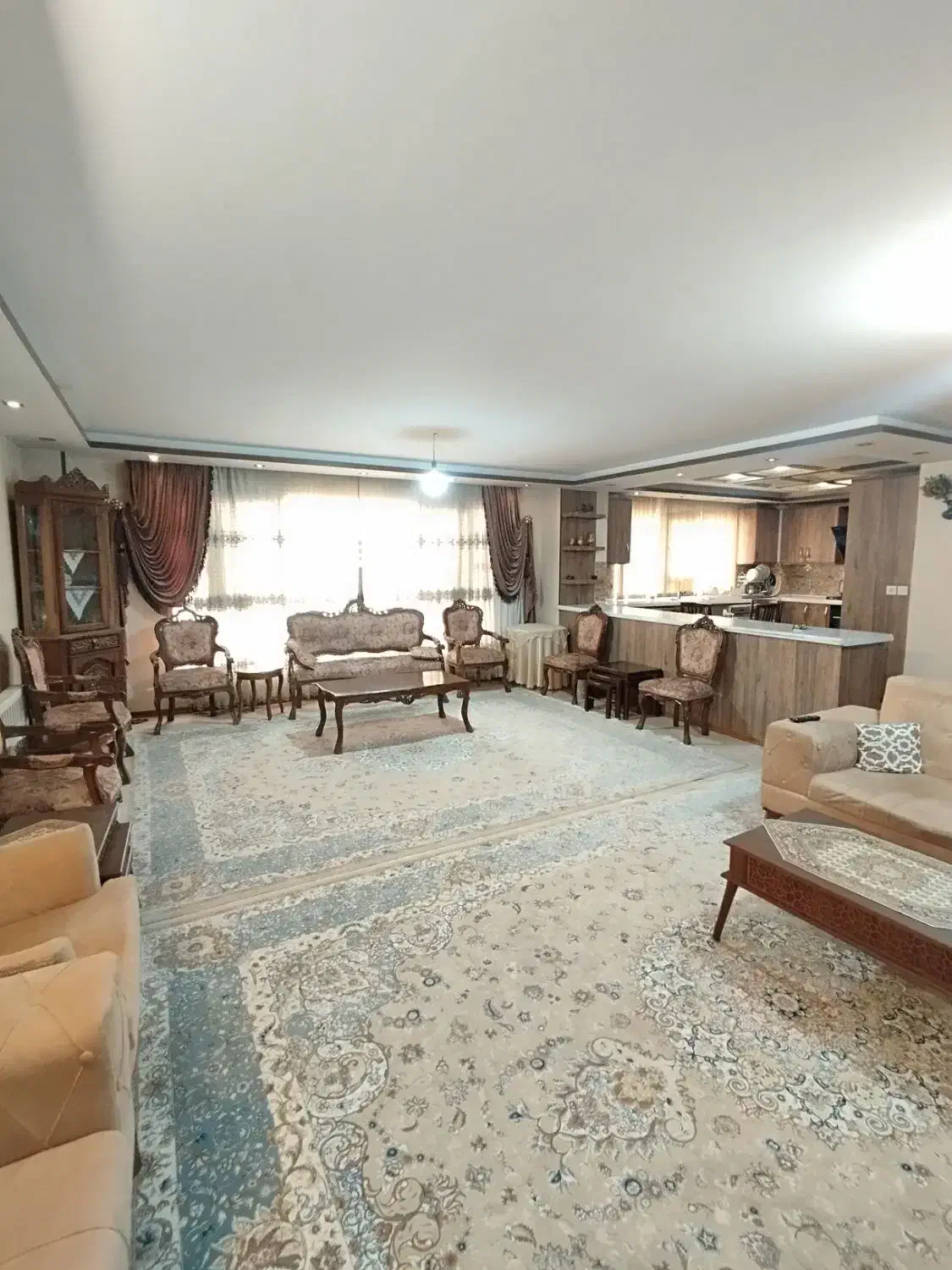 ۱۴۰متر  فوق العاده شیک میدان۲۷