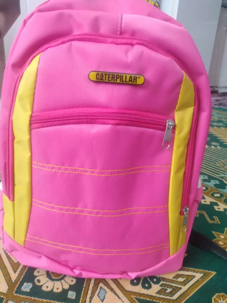 کوله پشتی|کیف، کفش، کمربند|قم, خاکفرج|دیوار