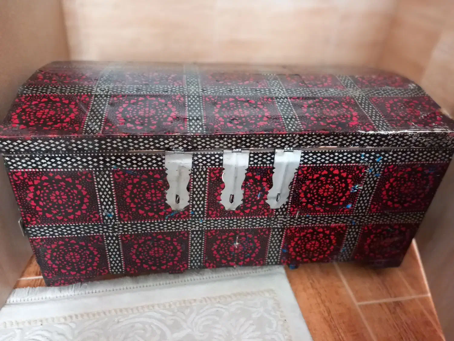 صندوق|کلکسیون اشیاء عتیقه|گرگان, |دیوار