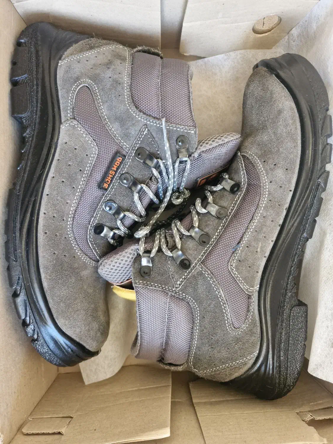 کفش کوهنوردی|کیف، کفش، کمربند|ایلام, |دیوار