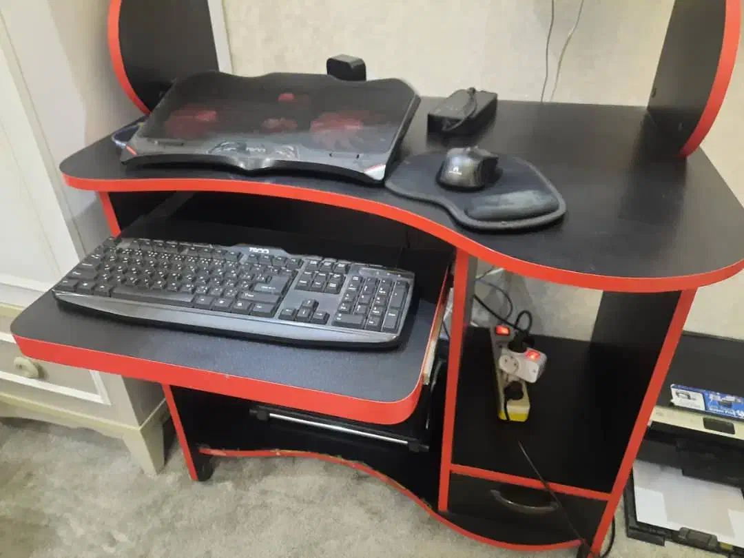 فروش میز کامپیوتر تمیز|میز تحریر و کامپیوتر|اهواز, زیباشهر|دیوار