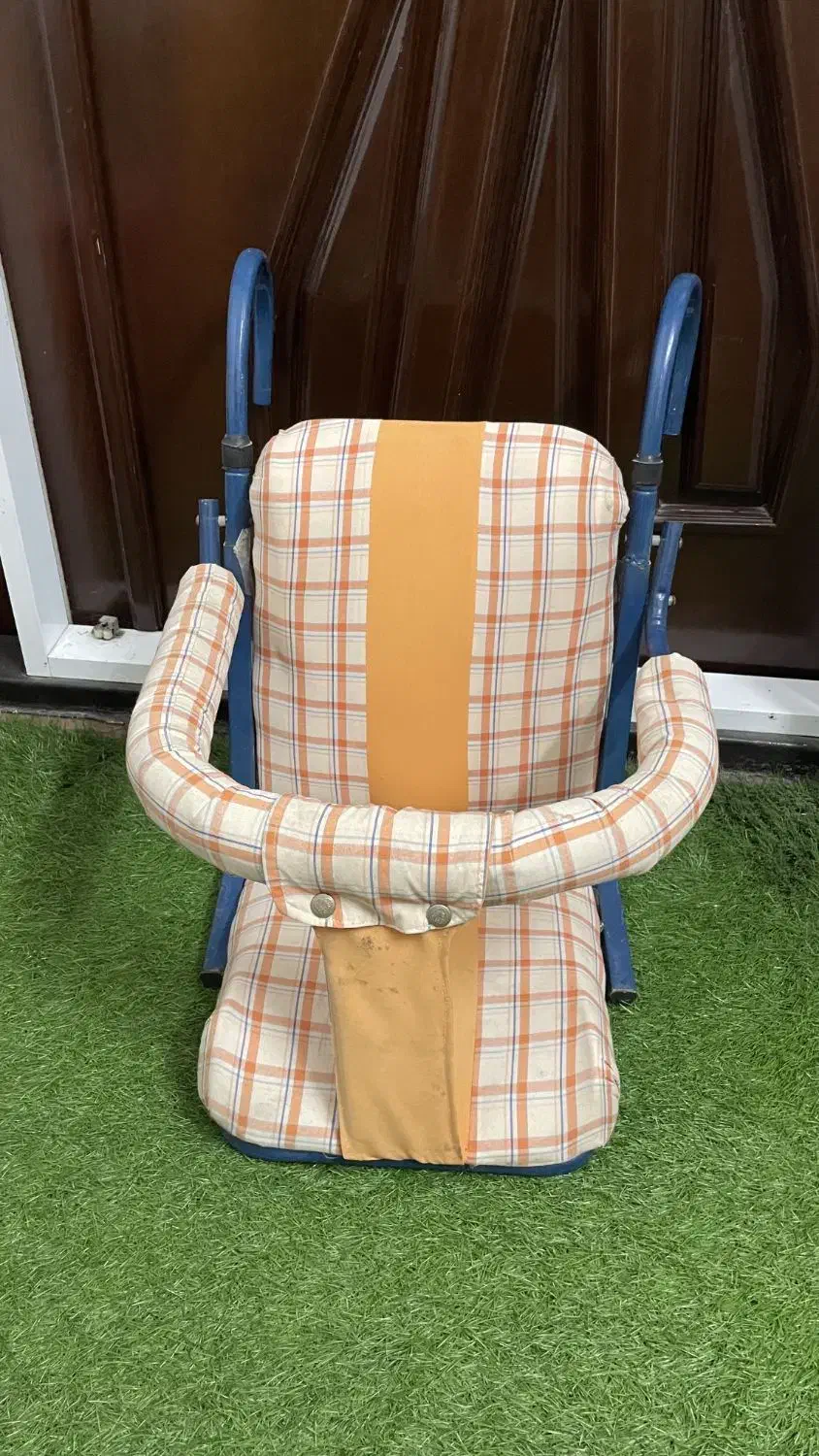 صندلی کودک|تخت و صندلی بچه|ساری, |دیوار