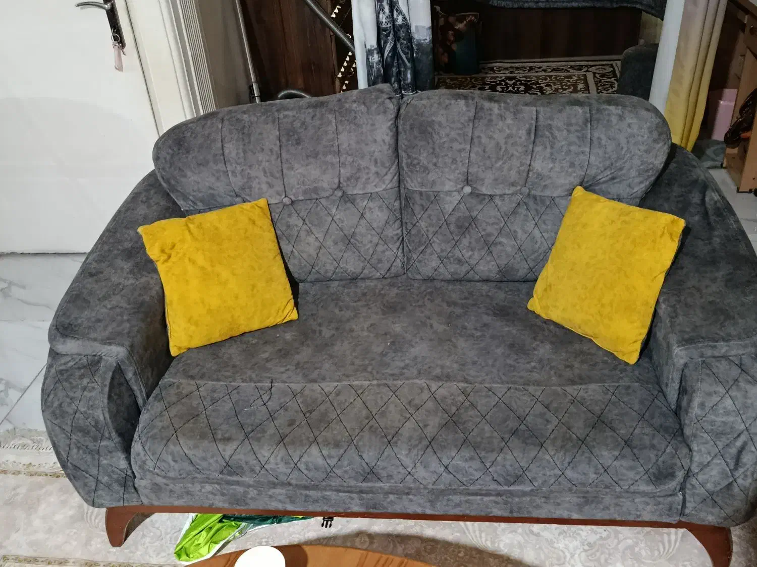 مبل هفت نفره|مبلمان خانگی و میز عسلی|محمدشهر, یزدیها|دیوار