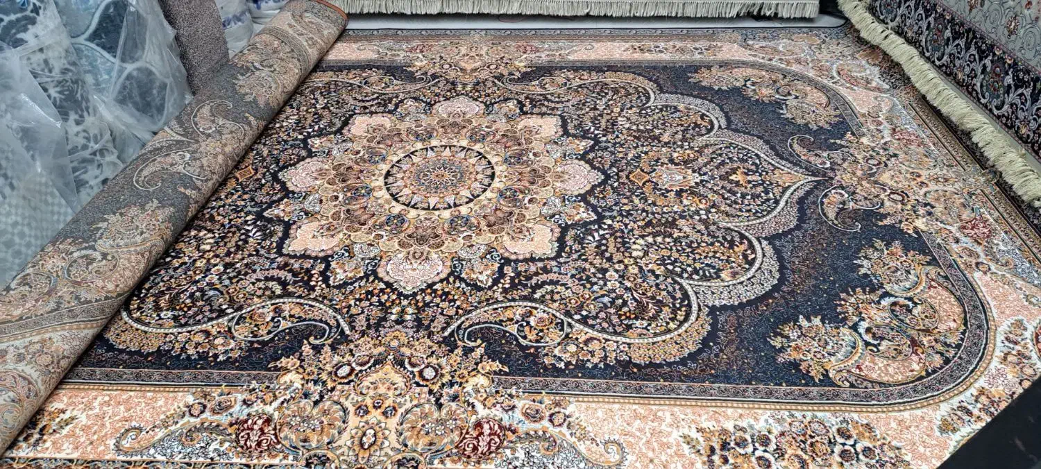 جفت ۱۲ متری ۷۰۰ شانه تخفیفی زیر قیمت کارخانه|فرش|بیجار, |دیوار