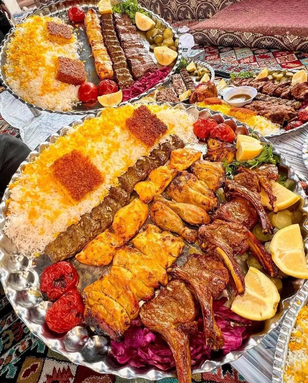 استخدام اشپز حرفه ای کمک اشپز و کارگر|استخدام خدمات فروشگاه و رستوران|تهران, سعادت‌آباد|دیوار