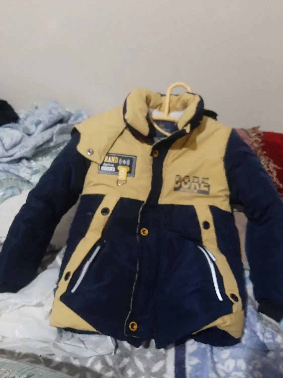 کت بچگانه همراه بااسلش|کفش و لباس بچه|اصفهان, سودان|دیوار