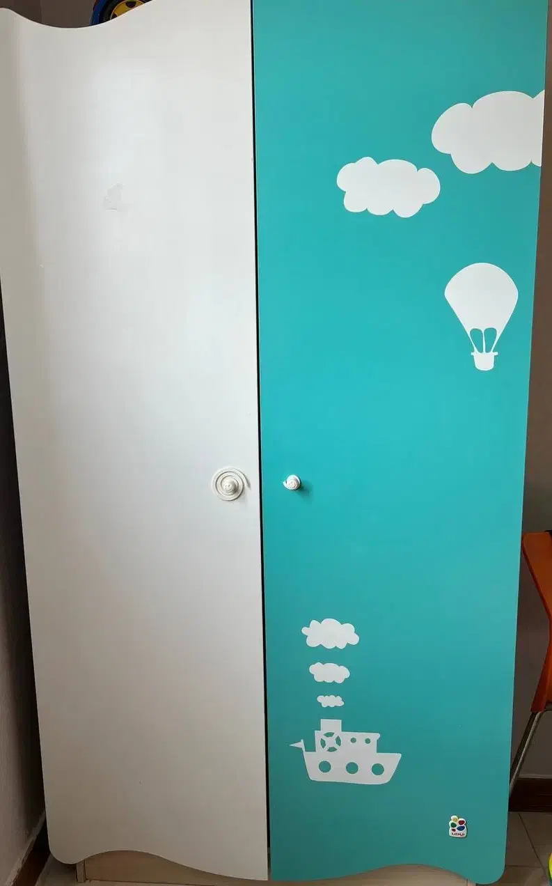 تخت و کمد و ویترین برند اپادانا|اسباب و اثاث بچه|رشت, گیل|دیوار