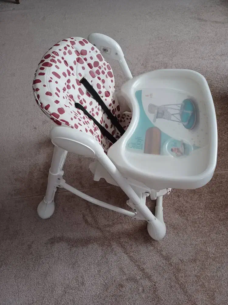 صندلی غذا|تخت و صندلی بچه|شاهینشهر, فردوسی|دیوار