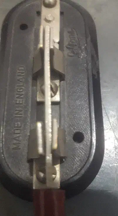 کلید برق|کلکسیون اشیاء عتیقه|پاکدشت, حصار امیر|دیوار