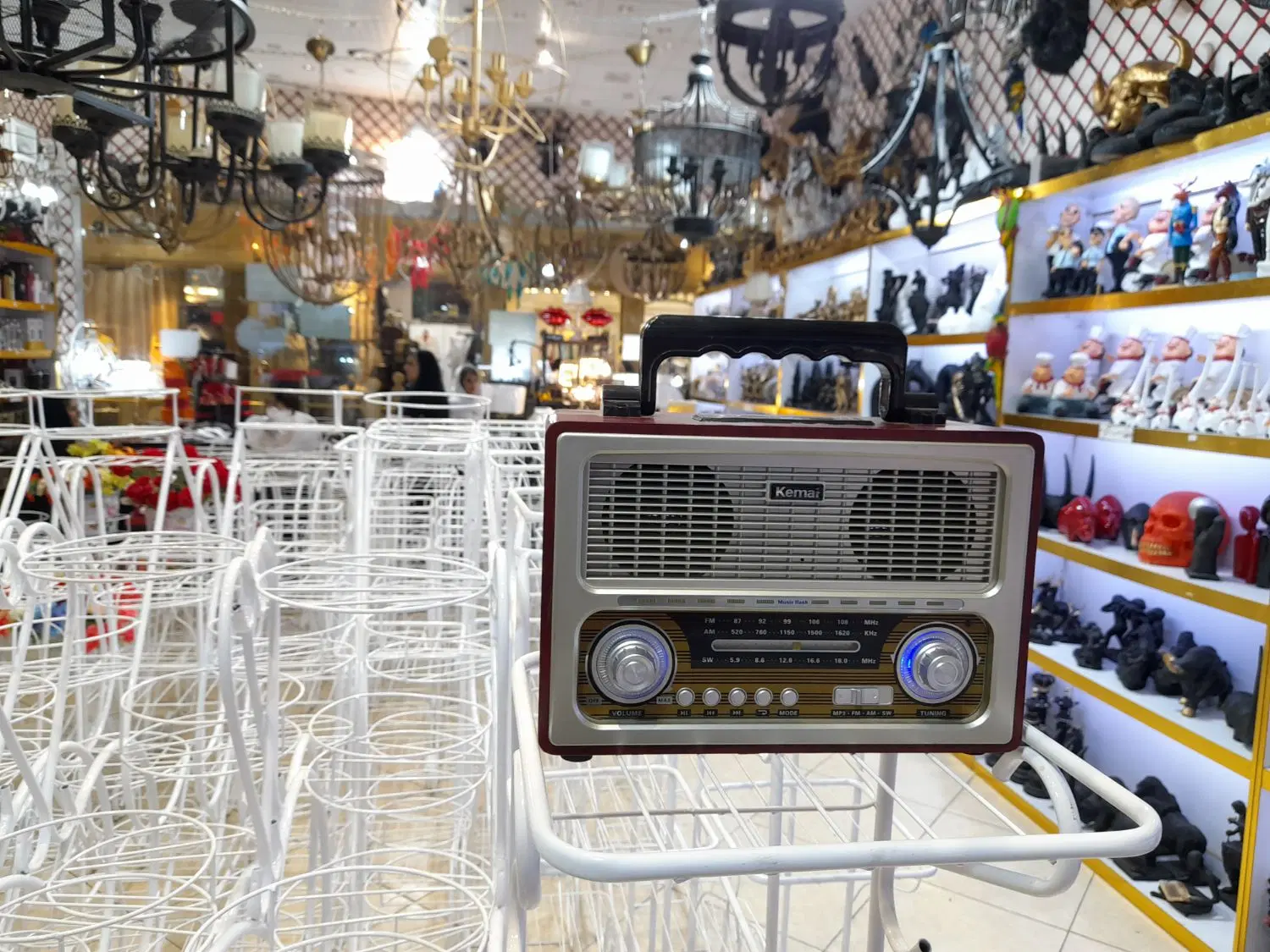 اسپیکر کیمدی پایه گلدان فلزی جاجواهری آباژور مجسمه|سیستم صوتی خانگی|قم, سراجه (۱۵ خرداد)|دیوار