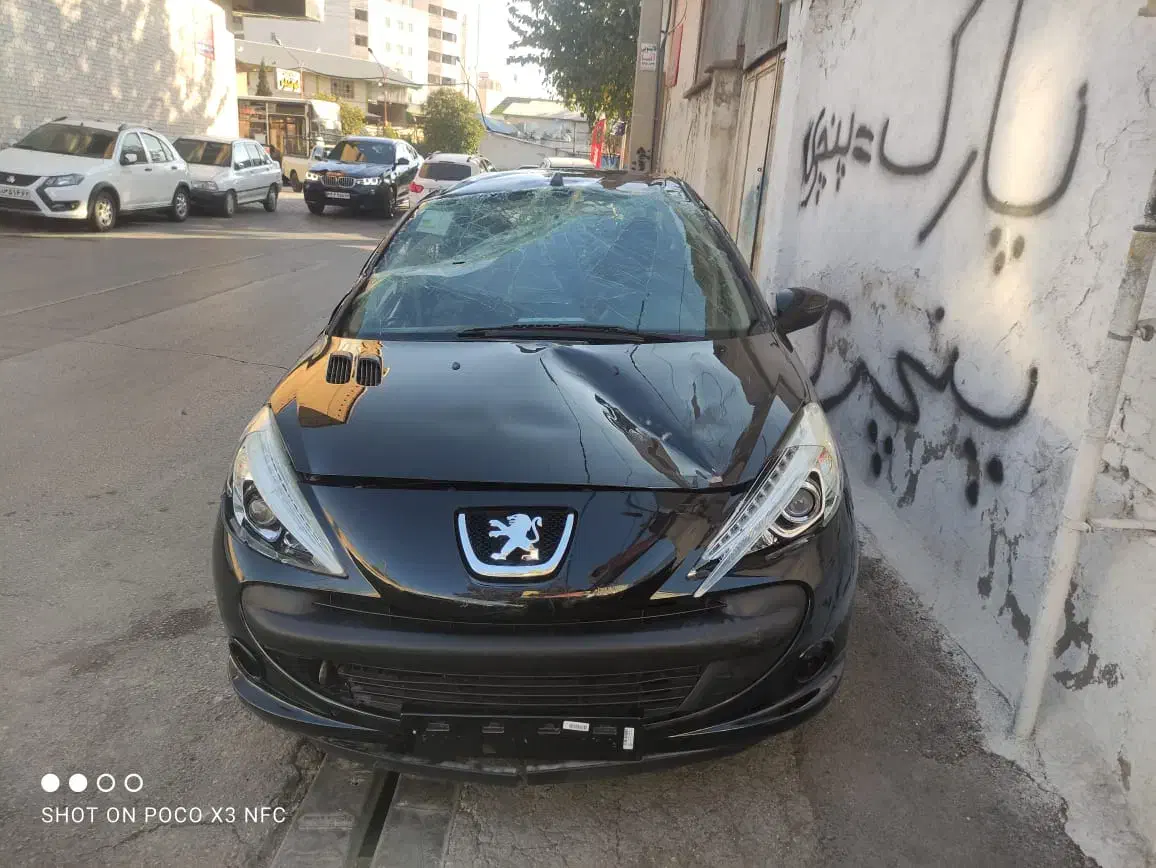 207 مدل 401 تصادفی|خودرو سواری و وانت|شیراز, زرهی|دیوار