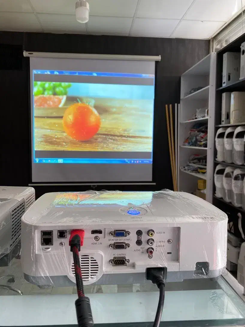 ویدیو پروژکتور برای مدارس و اموزشگاهها و کافه ها|تلویزیون و پروژکتور|جهرم, |دیوار