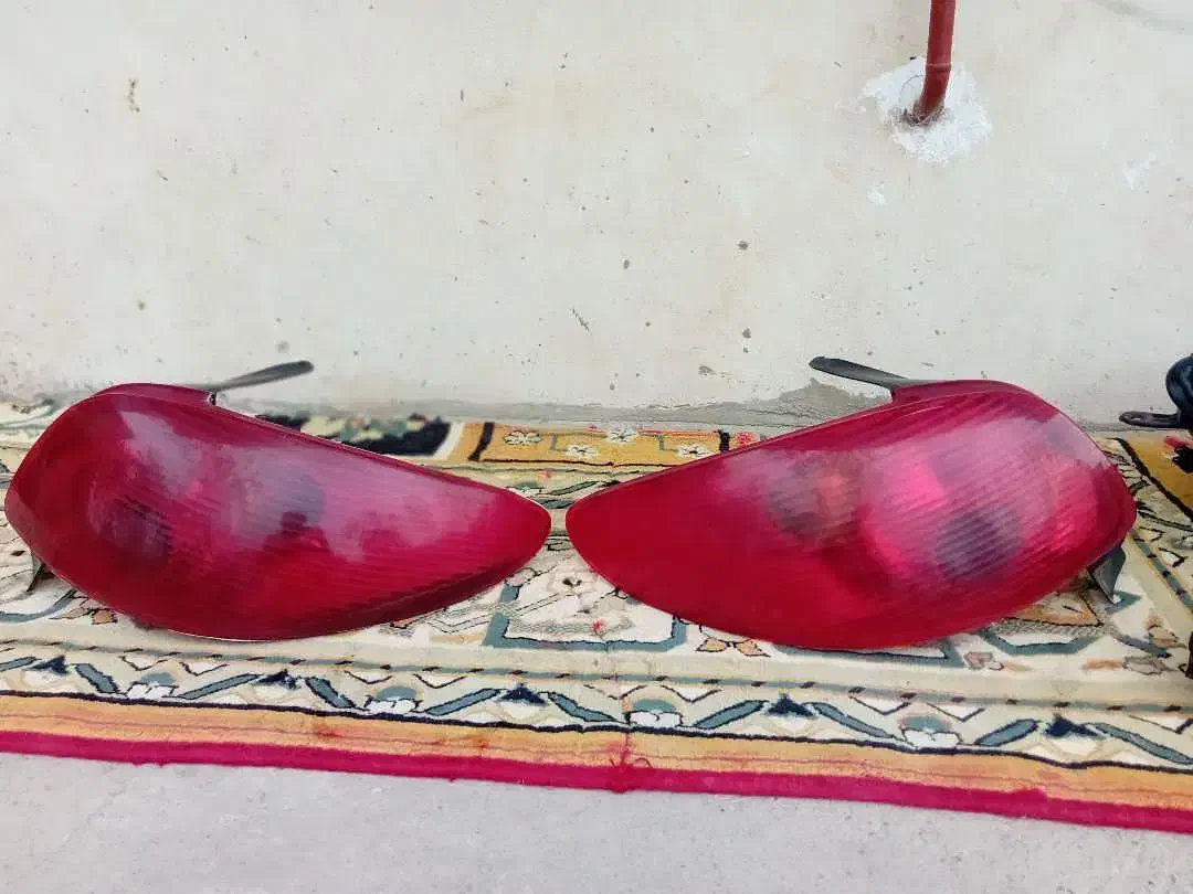 چراغ و استپ عقب ۲۰۶|قطعات یدکی و لوازم جانبی|رشت, دباغیان|دیوار