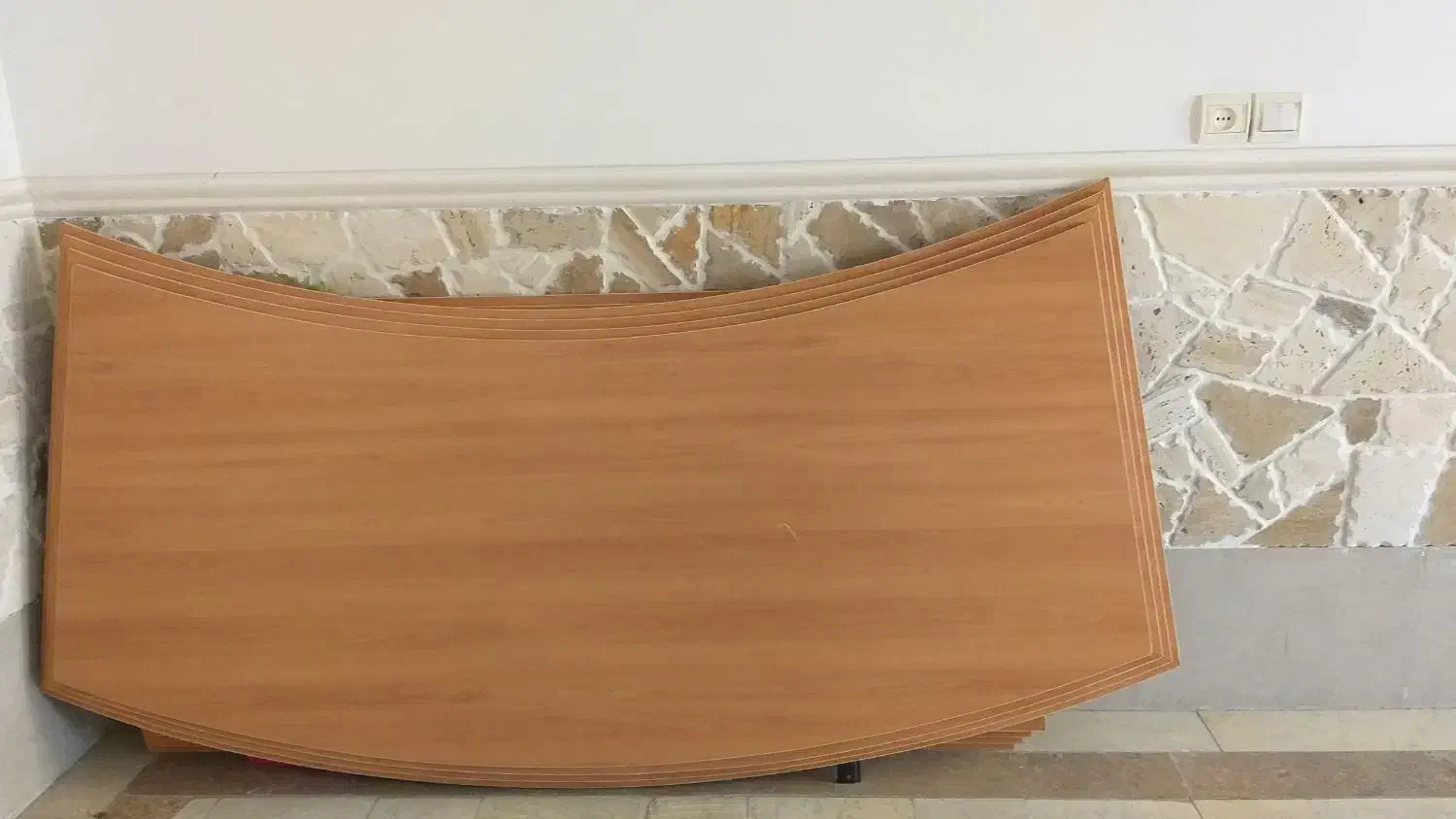 میز مدیریت به همراه میزکنفرانس|مبلمان اداری|کاشان, باهنر|دیوار