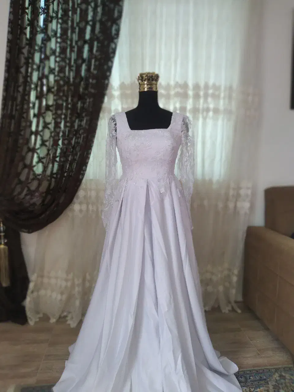 لباس عروس به همراه لباس مجلسی در حد نو|لباس|طاهرگوراب, |دیوار