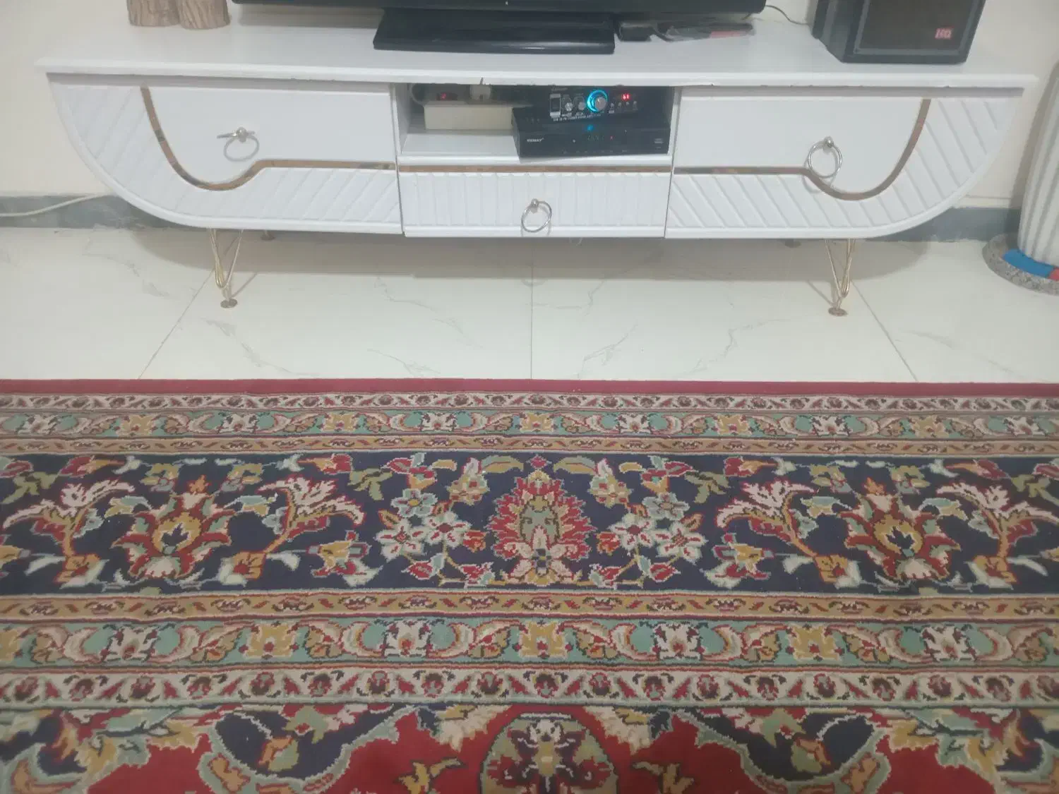 م.ی.ز. تی وی گلدان کافی بار|تلویزیون و پروژکتور|سبزوار, شرق کال شمالی|دیوار