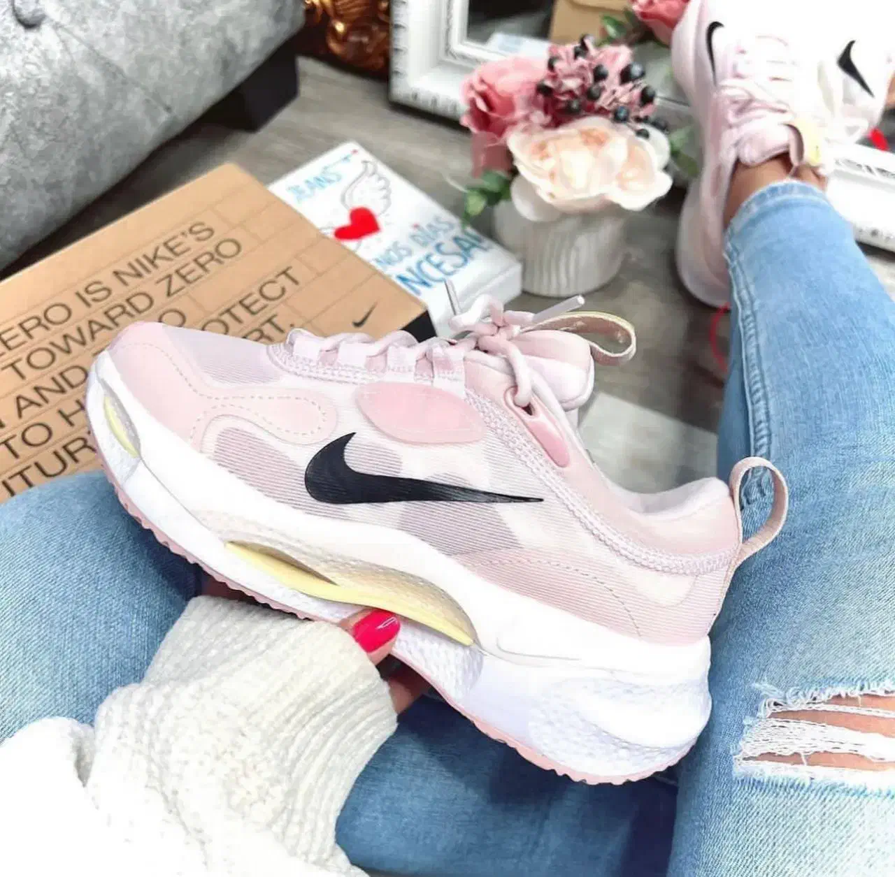 کفش سایز ۳۹قالبشبه۳۸میخوره|کیف، کفش، کمربند|خورموج, |دیوار