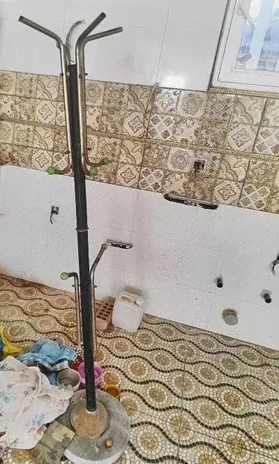 جا لباسی|بندرخت و رخت‌آویز|بم, |دیوار