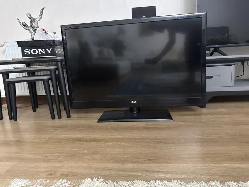 تلوزیون ۴۲ ال جی|تلویزیون و پروژکتور|تهران, نازیآباد|دیوار