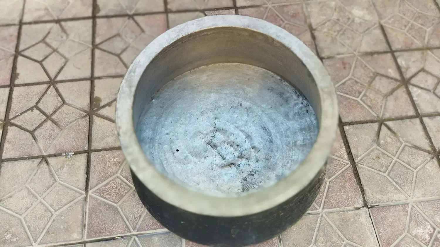 دیگ مسی قدیمی|کلکسیون اشیاء عتیقه|ابریشم, |دیوار