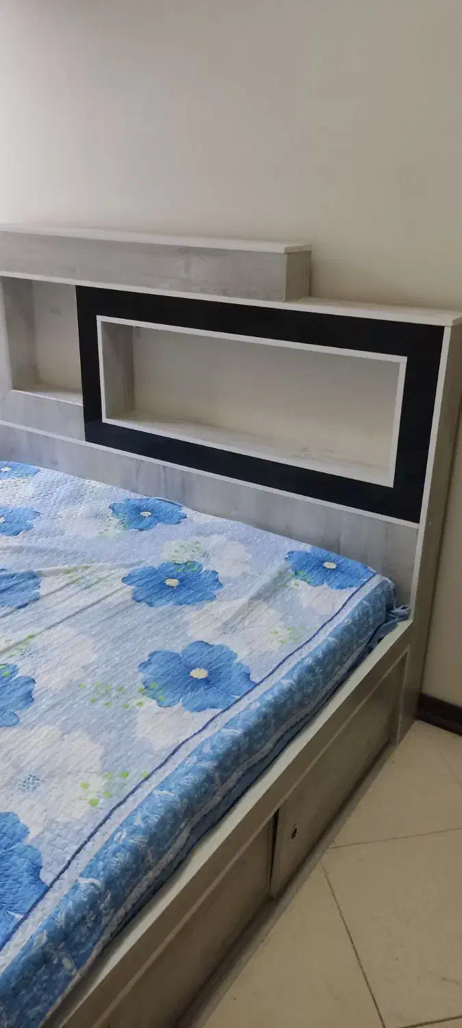 تخت خواب دو نفره به‌همراه تشک و دراور|تخت و سرویس خواب|تهران, دریاچه شهدای خلیج فارس|دیوار