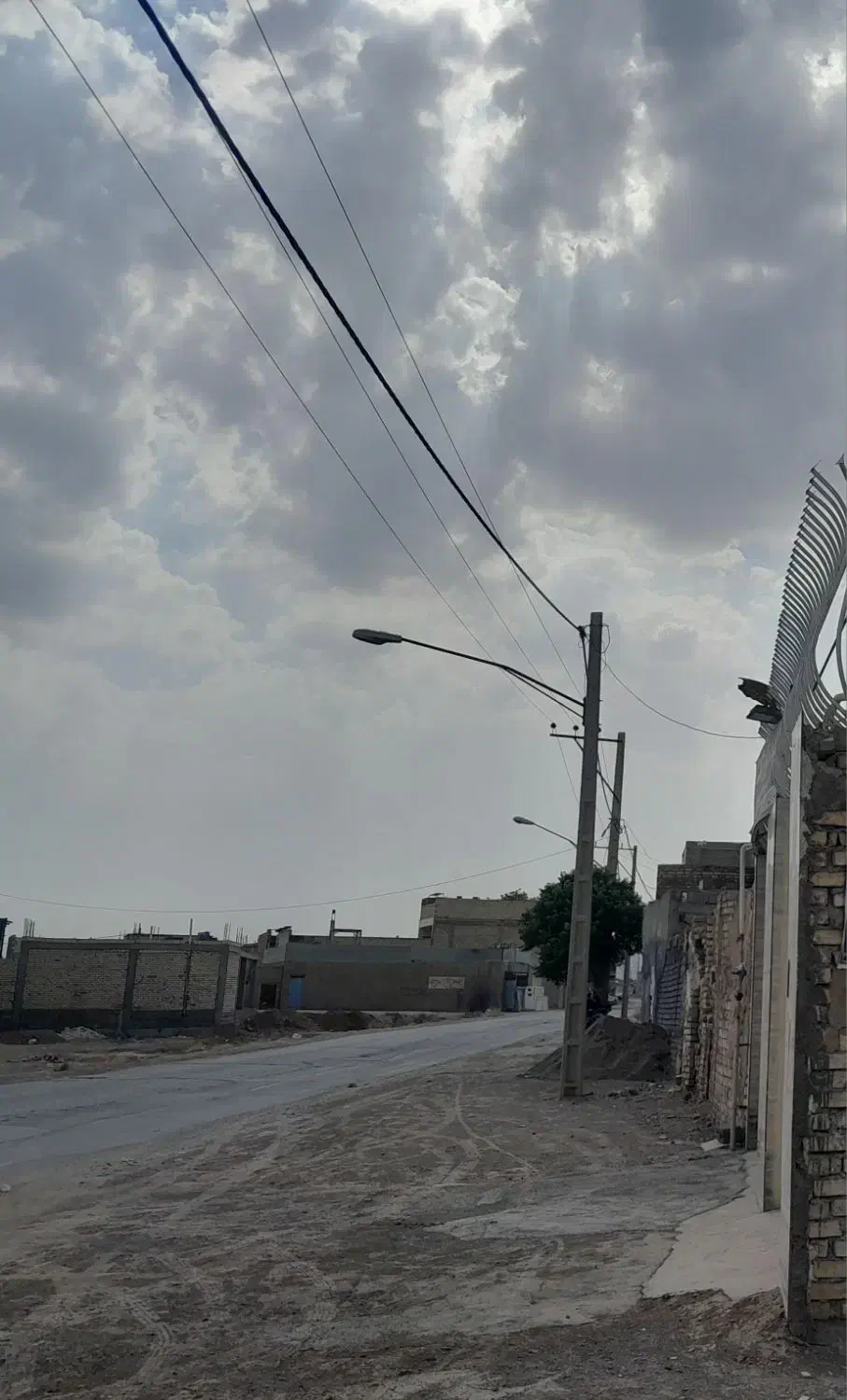 خانه ویلایی بر خیابان افتاب رو معاوضه وفروش|فروش خانه و ویلا|خمینیشهر, |دیوار