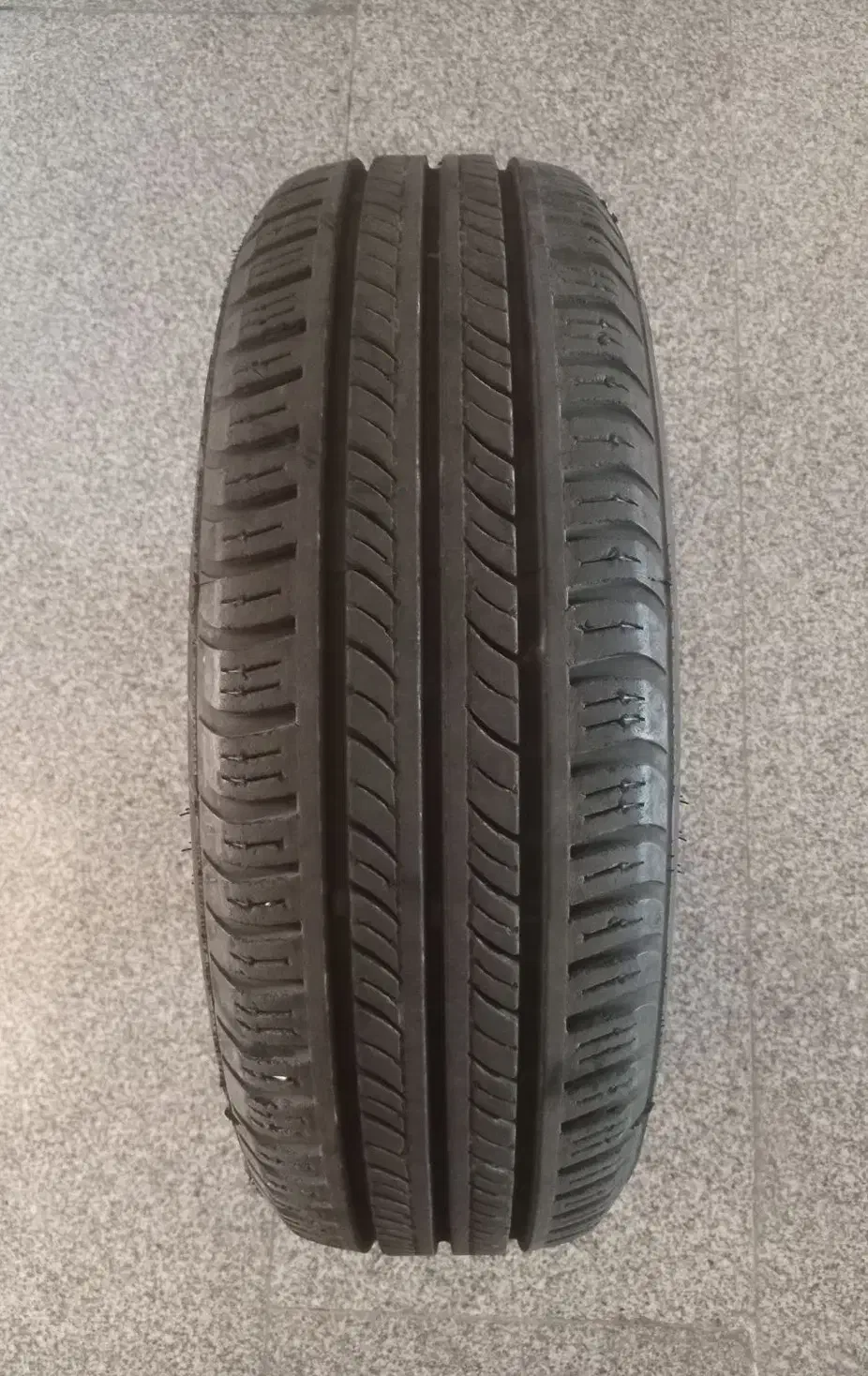 لاستیک ماشین بارز ( Barez )|قطعات یدکی و لوازم جانبی|پردیس, فاز ۱۱|دیوار