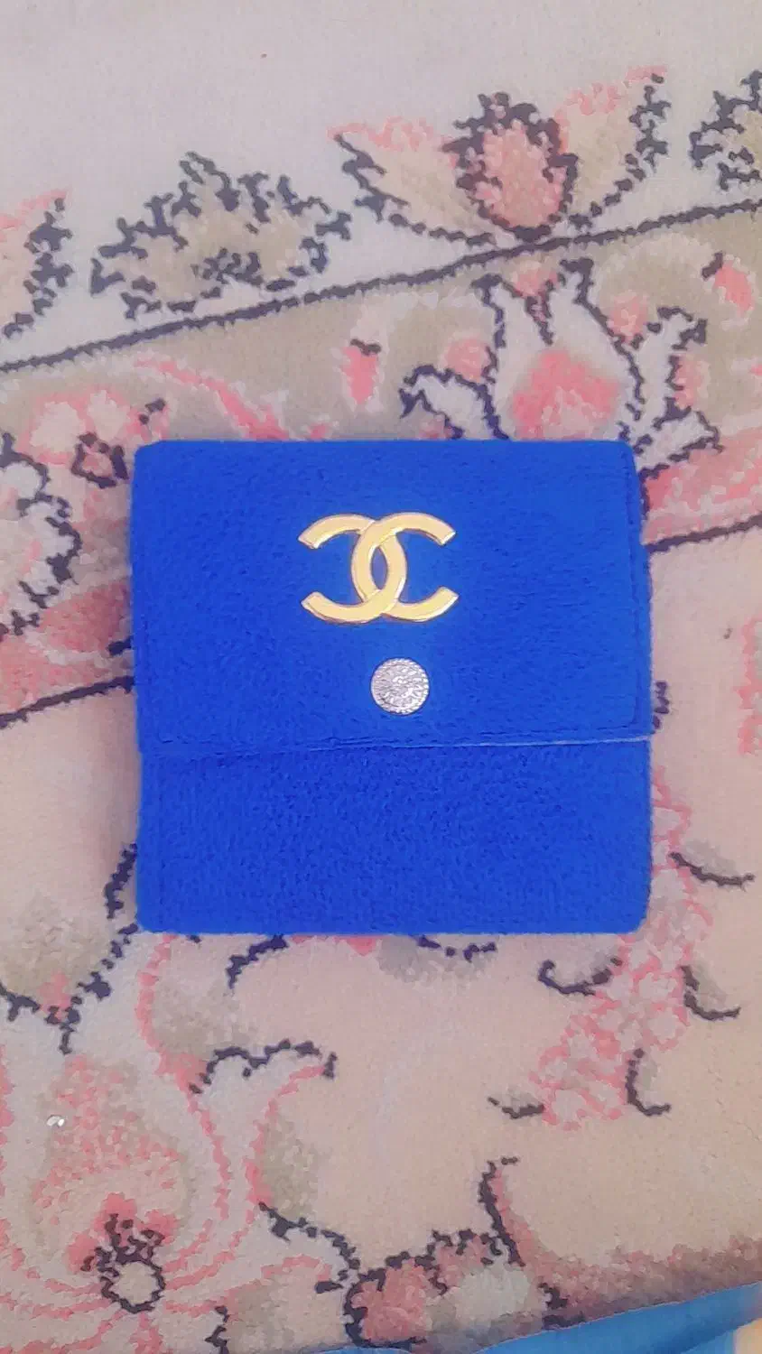 چندتا کیف و کتونی در حدنو|کیف، کفش، کمربند|رشت, چله خانه|دیوار