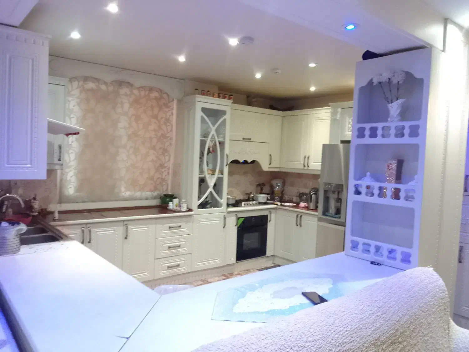 ۱۱۰ متر / اسانسور /پارکینگ/ بالکن/ نور و نقشه عالی